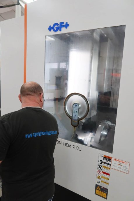 5 axis CNC machinists UK