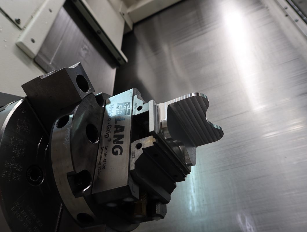 5 axis CNC machining services